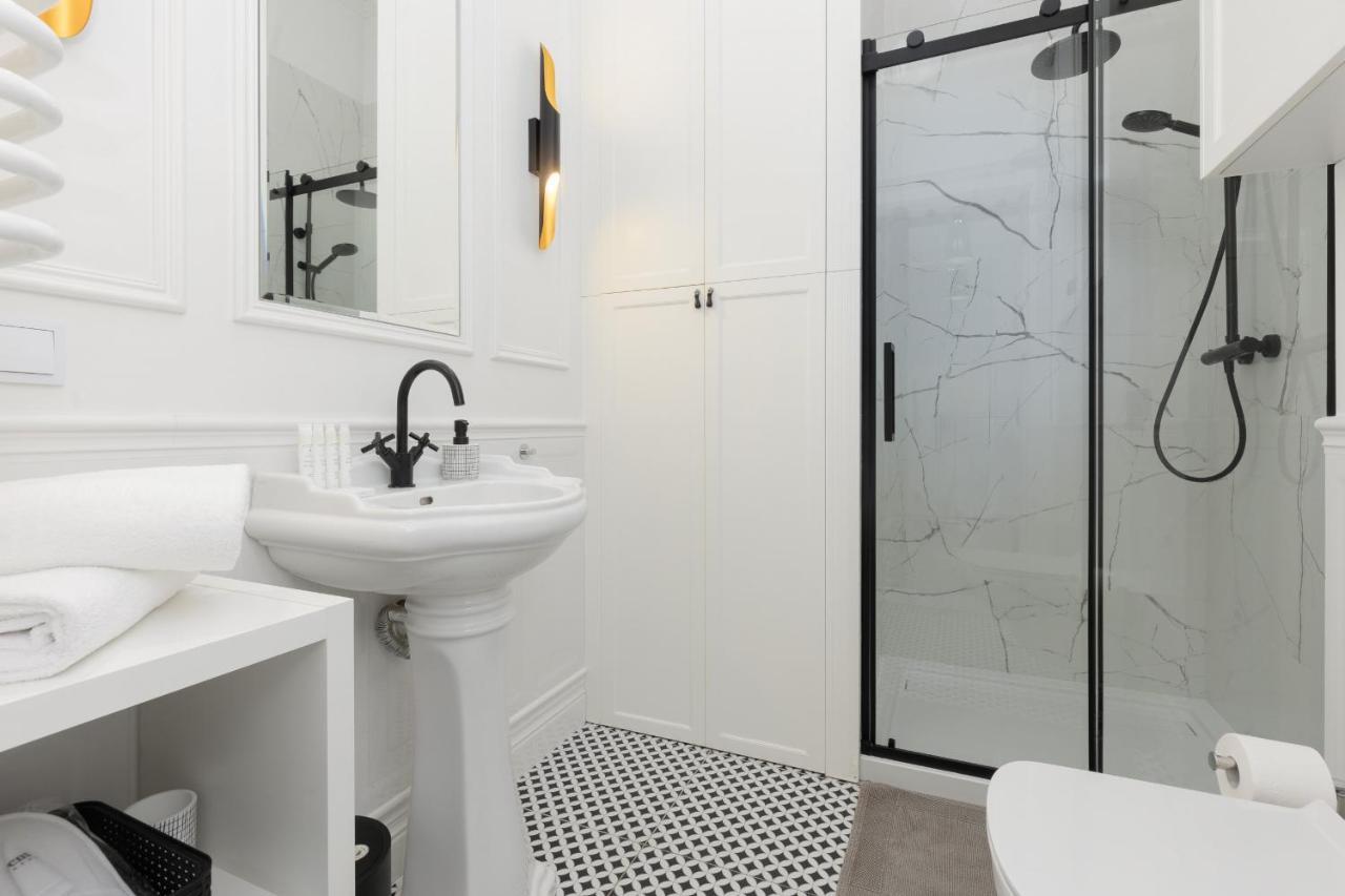 Apartment Strzelecka Old Town Cracow By Renters Prestige Cracóvia Exterior foto